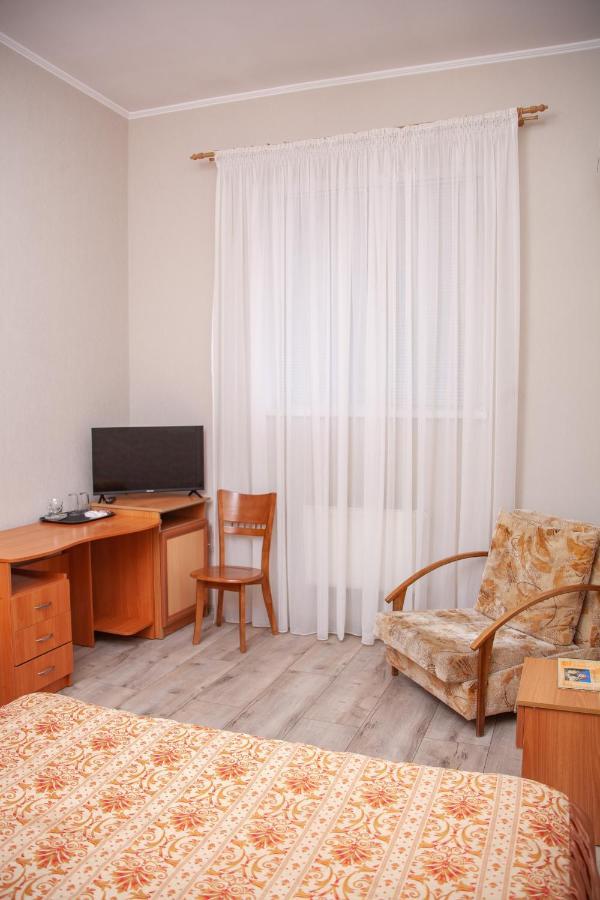 Hotel Piligrim 3 Миколаїв Екстер'єр фото